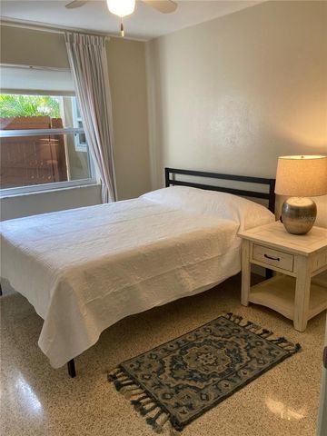 1415 S SCHOOL AVENUE, Sarasota, FL 34239