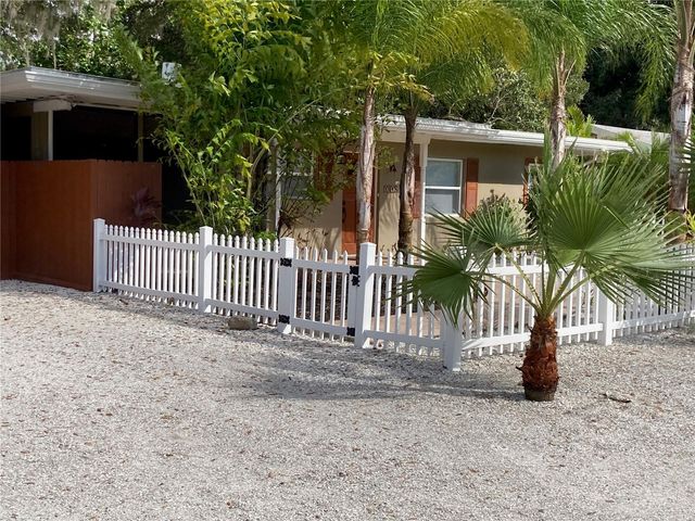 1415 S SCHOOL AVENUE, Sarasota, FL 34239