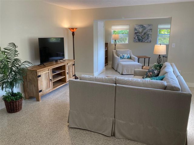 1415 S SCHOOL AVENUE, Sarasota, FL 34239