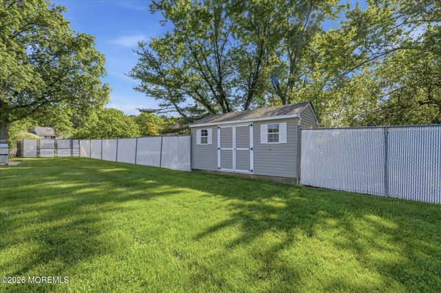 22 Ethan Allen Road, Freehold, NJ 07728