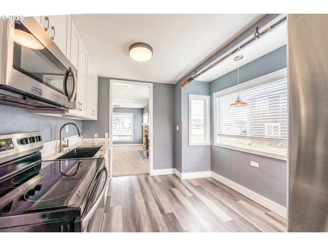 3310 Nw JETTY Ave 2, Lincoln City, OR 97367