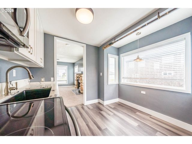 3310 Nw JETTY Ave 2, Lincoln City, OR 97367
