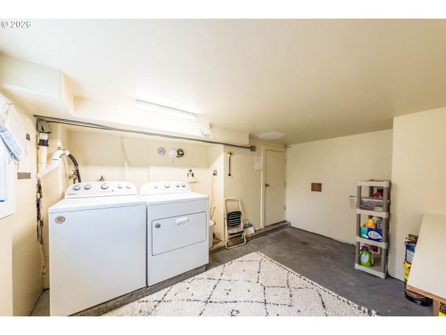 3310 Nw JETTY Ave 2, Lincoln City, OR 97367