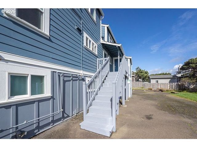 3310 Nw JETTY Ave 2, Lincoln City, OR 97367