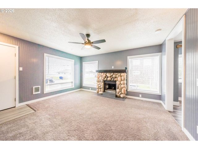 3310 Nw JETTY Ave 2, Lincoln City, OR 97367