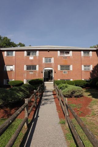 9 Glen Ave 18, Chelmsford, MA 01824