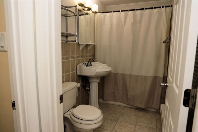 9 Glen Ave 18, Chelmsford, MA 01824
