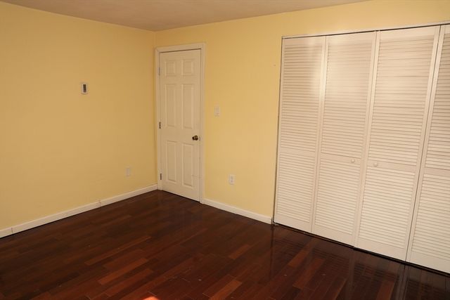 9 Glen Ave 18, Chelmsford, MA 01824