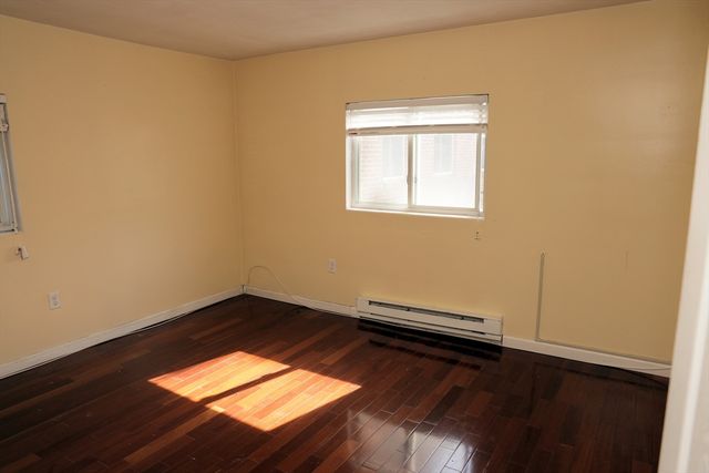 9 Glen Ave 18, Chelmsford, MA 01824