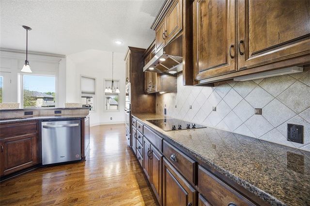 10822 S Appleridge Lane, Olathe, KS 66061