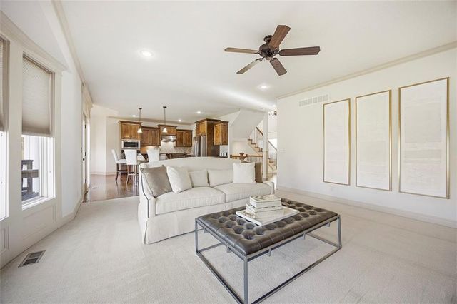 10822 S Appleridge Lane, Olathe, KS 66061