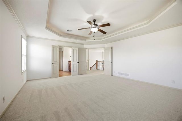 10822 S Appleridge Lane, Olathe, KS 66061