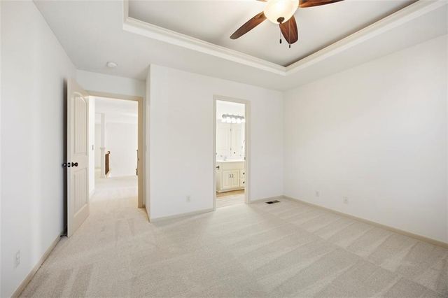 10822 S Appleridge Lane, Olathe, KS 66061