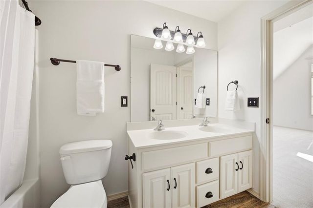10822 S Appleridge Lane, Olathe, KS 66061