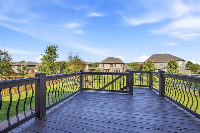 10822 S Appleridge Lane, Olathe, KS 66061