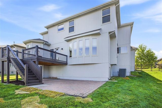 10822 S Appleridge Lane, Olathe, KS 66061