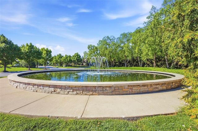 10822 S Appleridge Lane, Olathe, KS 66061