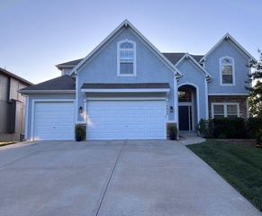 10822 S Appleridge Lane, Olathe, KS 66061