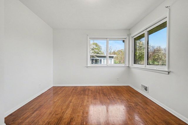 1411 Meadowlane Drive Se, City Of Kentwood, MI 49508