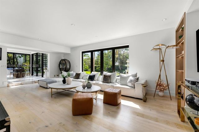 795 Lakeview Dr, Miami Beach, FL 33140