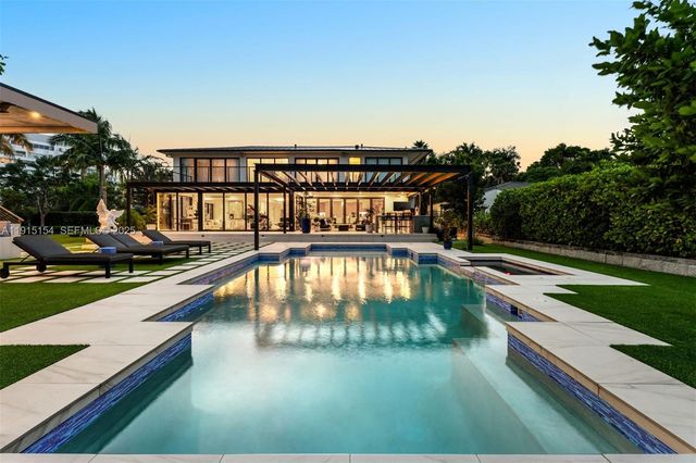 795 Lakeview Dr, Miami Beach, FL 33140