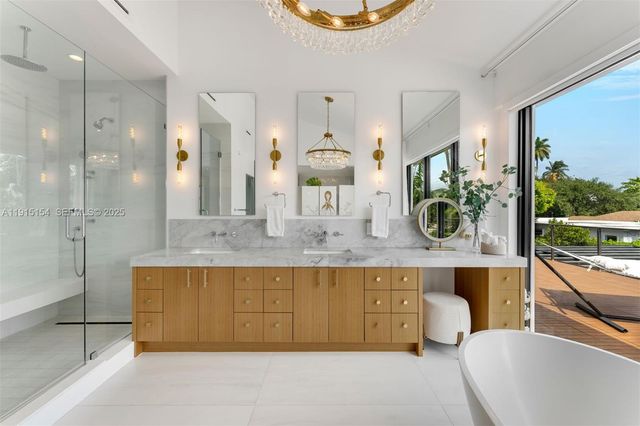 795 Lakeview Dr, Miami Beach, FL 33140