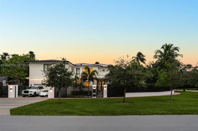 795 Lakeview Dr, Miami Beach, FL 33140