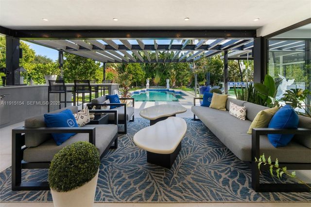 795 Lakeview Dr, Miami Beach, FL 33140