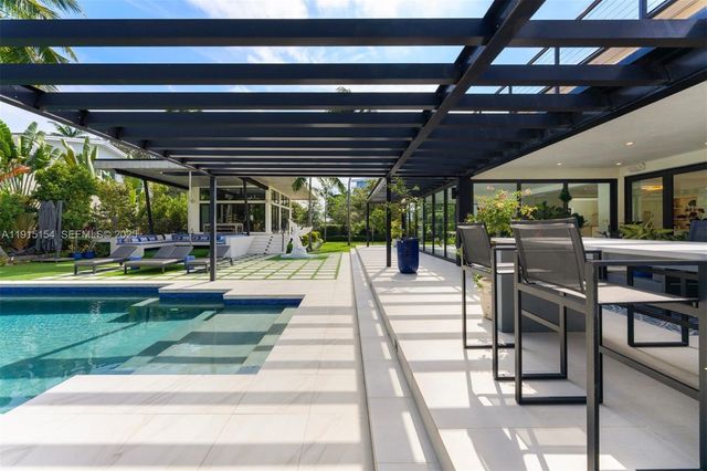 795 Lakeview Dr, Miami Beach, FL 33140