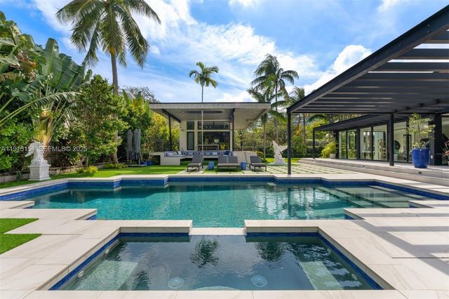 795 Lakeview Dr, Miami Beach, FL 33140