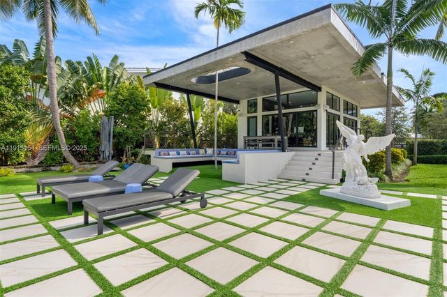 795 Lakeview Dr, Miami Beach, FL 33140