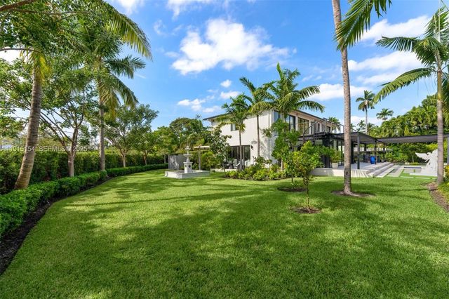 795 Lakeview Dr, Miami Beach, FL 33140