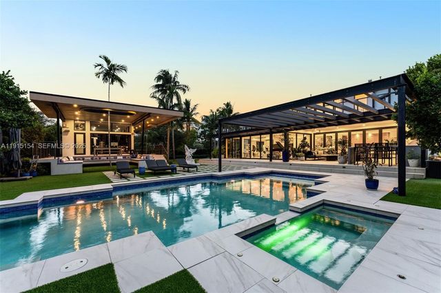 795 Lakeview Dr, Miami Beach, FL 33140