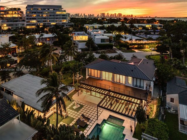 795 Lakeview Dr, Miami Beach, FL 33140