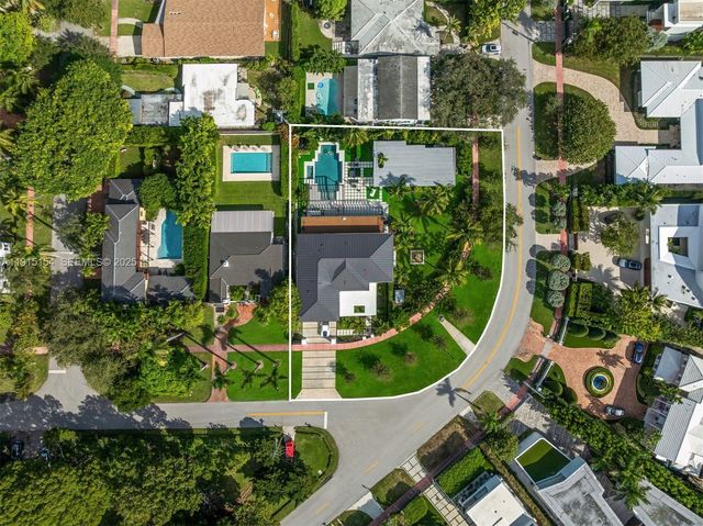 795 Lakeview Dr, Miami Beach, FL 33140