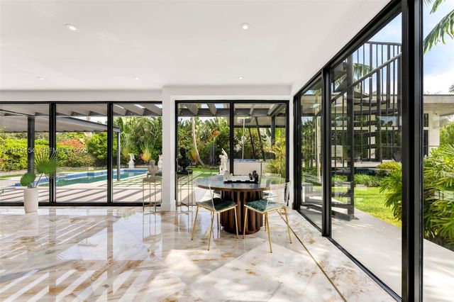 795 Lakeview Dr, Miami Beach, FL 33140