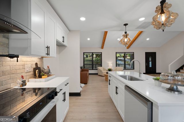 395 Pine L Drive, Buford, GA 30518