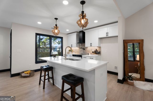 395 Pine L Drive, Buford, GA 30518