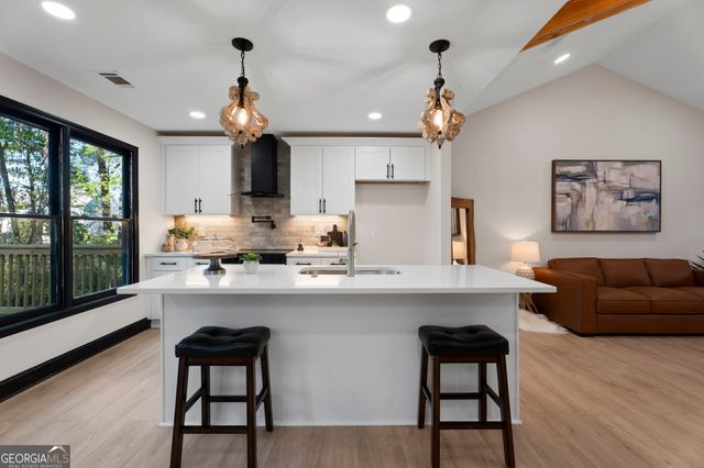 395 Pine L Drive, Buford, GA 30518