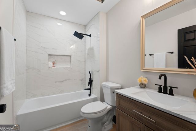 395 Pine L Drive, Buford, GA 30518