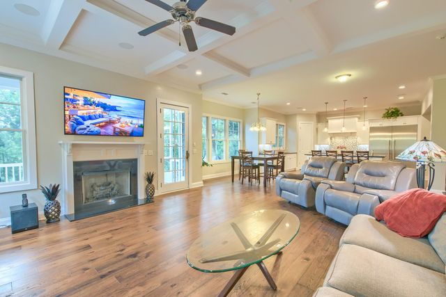 4385 Ten Shillings Way, Ravenel, SC 29470