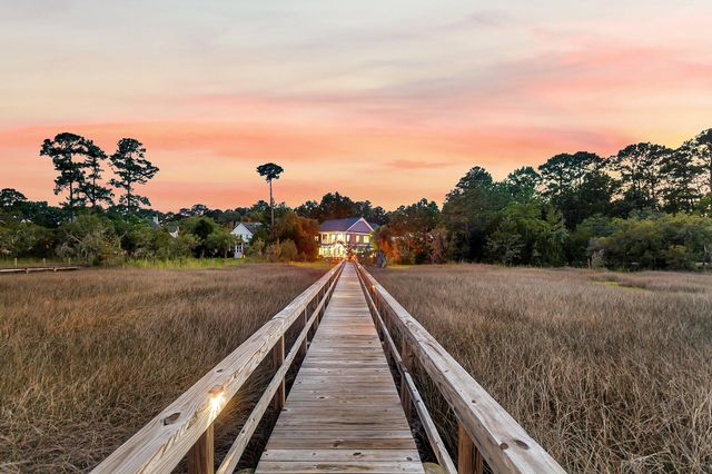 4385 Ten Shillings Way, Ravenel, SC 29470