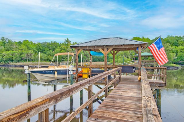 4385 Ten Shillings Way, Ravenel, SC 29470