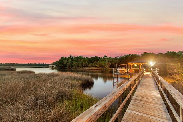 4385 Ten Shillings Way, Ravenel, SC 29470