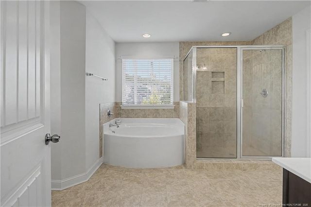 47 Pinnacle Drive, Spring Lake, NC 28390