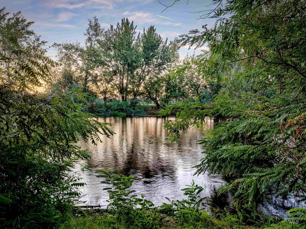 103 S. Alder Ln, Eagle, ID 83616 photo 3