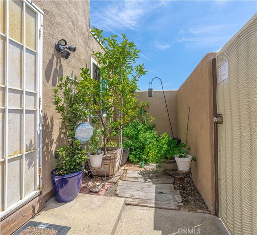 10732 Knott, Stanton, CA 90680