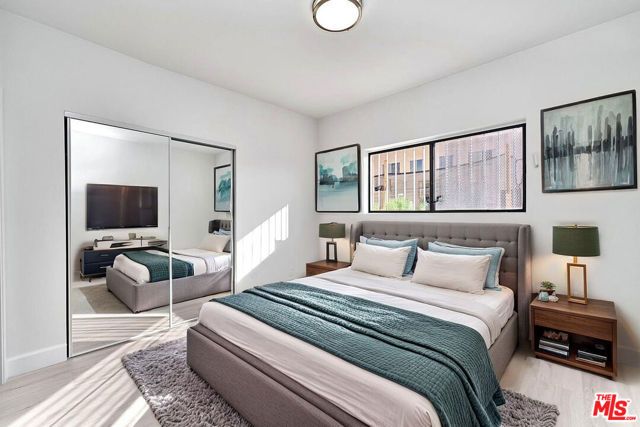 536 N Oxford Avenue, Los Angeles, CA 90004