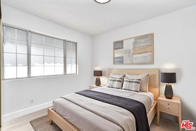 536 N Oxford Avenue, Los Angeles, CA 90004