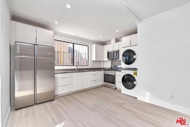 536 N Oxford Avenue, Los Angeles, CA 90004